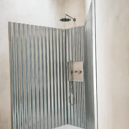 The Carpenter's Daire Lisboa